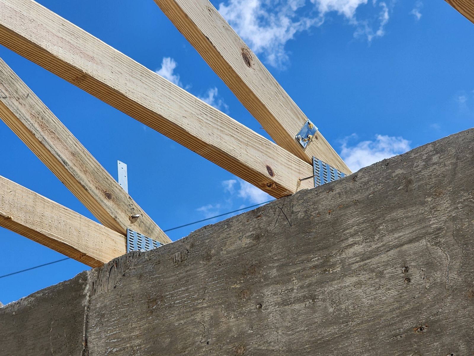 New Custom Home & Steel Building – Roof trusses 2